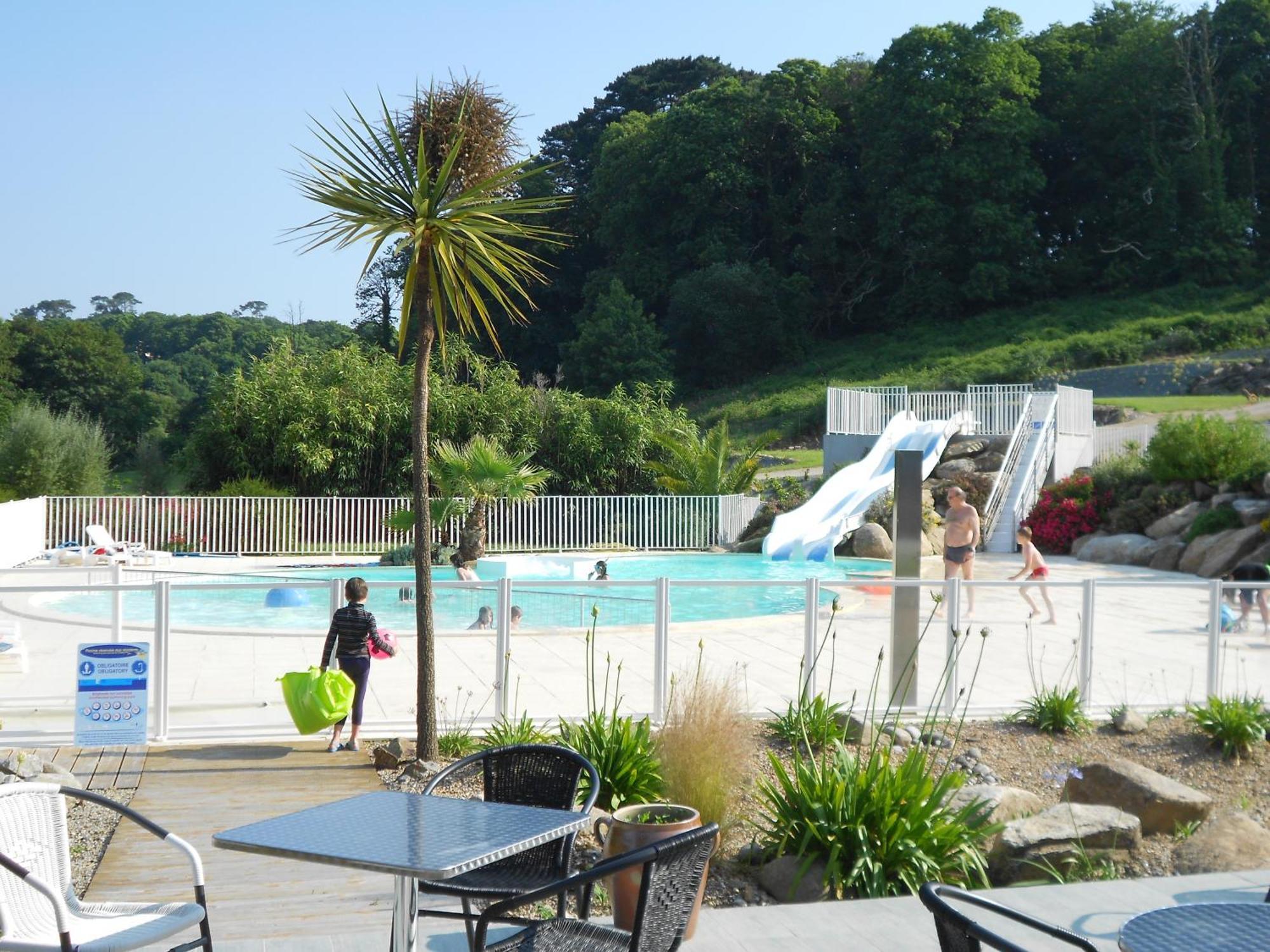 Camping De Trezulien Douarnenez Exteriör bild